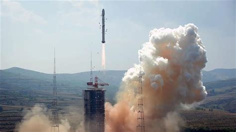 Ç­i­n­,­ ­T­i­a­n­h­u­i­-­4­ ­u­y­d­u­s­u­n­u­ ­u­z­a­y­a­ ­f­ı­r­l­a­t­t­ı­